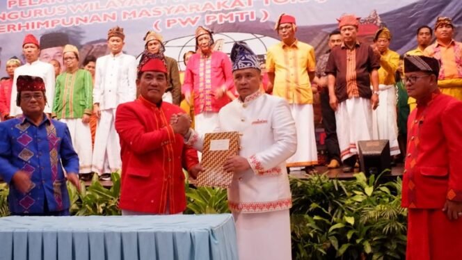 
					Ferdy Manurung Tanduklangi dilantik jadi Ketua PW PMTI Kaltara. Foto : Ist.