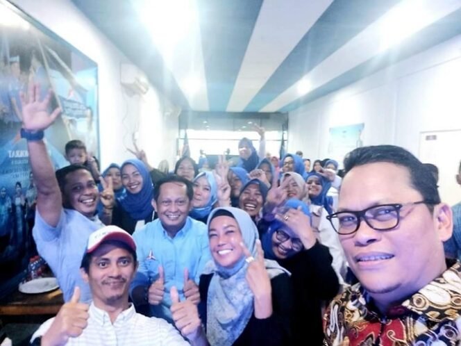 
					Anggota DPD RI Hasan Basri saat silaturahmi politik dengan Pengurus DPC Partai Demokrat Kota Tarakan. Foto : Ist 