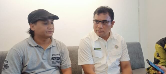 
					Safruddin dan Yusuf, Tim Kuasa Hukum Korban.