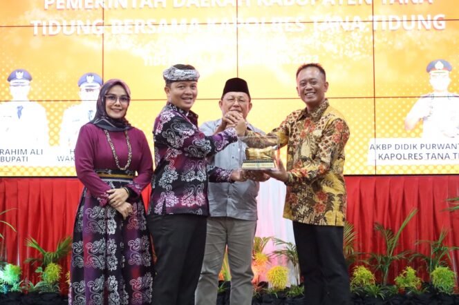 
					Kapolres Tana Tidung Berganti, Bupati Ibrahim Ali: Semoga Terus Bersinergi