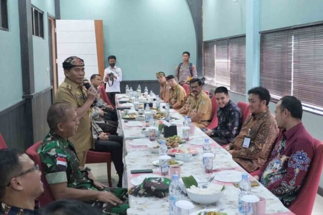 
					Gubernur Zainal Hadiri Pisah Sambut Kepala BI Perwakilan Kaltara
