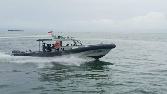 
					Kapal Cepat Jenis RHIB Trimaran 13 meter perkuat Pangakalan Utama TNI AL Lantamal XIII Tarakan.Foto : Fokusborneo.com