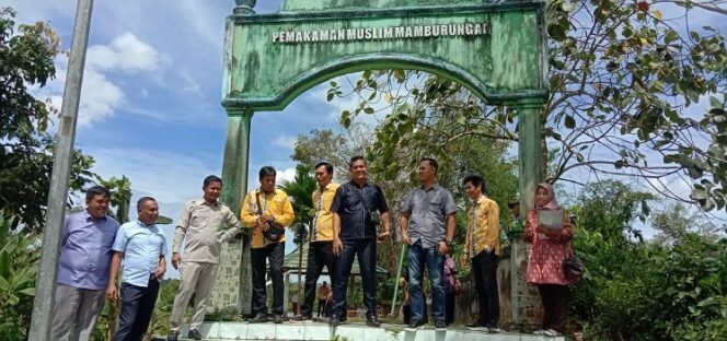 
					Komisi 3 DPRD Kota Tarakan meninjau pemakanan muslim di RT 10 Mamburungan. Foto : Ist 