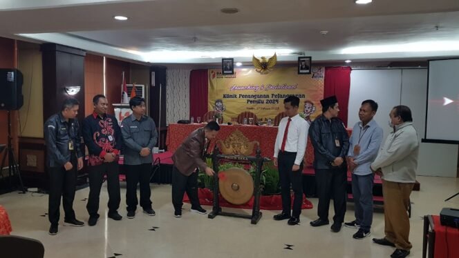 
					Anggota Bawaslu Provinsi Kaltara Fadliansyah melaunching Klinik Penanganan Pelanggaran Pemilu 2024 di Kota Tarakan. Foto : Fokusborneo.com 