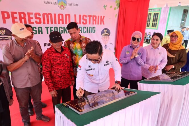 
					Peresmian listrik di Desa Tengku Dacing, Kecamatan Tana Lia