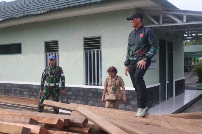 
					Barang bukti kayu ilegal yang diamankan. (Foto: Penerangan Kodim 0907/Trk)