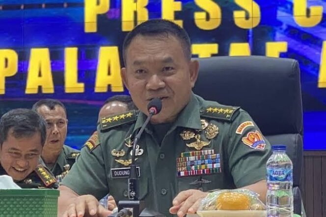 
					Kepala Staf Angkatan Darat (Kasad) Jenderal TNI Dudung Abdurachman  