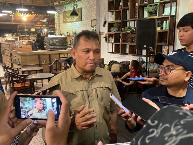 
					Kepala SKK Migas Kalimantan dan Sulawesi, Azhari Idris