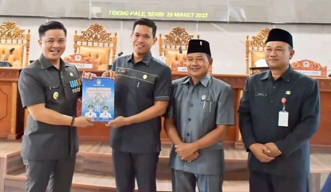 
					Bupati Tana Tidung, Ibrahim Ali sampaikan LKPJ TA 2022 ke DPRD Tana Tidung, Senin (20/3).