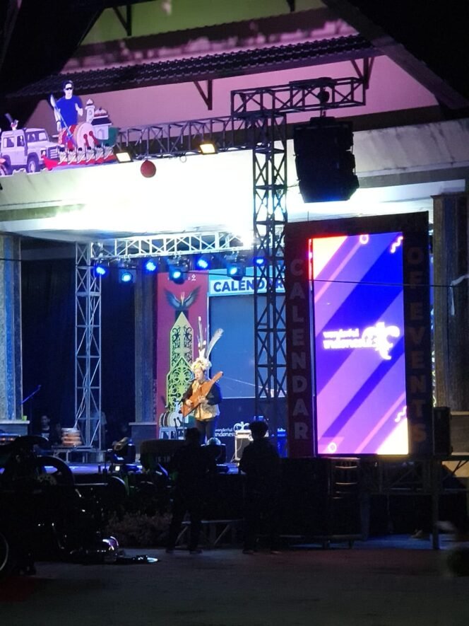 
					Dinas Pariwisata Kabupaten Tana Tidung menghadiri Launching Calender of Event Kaltara yang dilaksanakan diLapangan Agatis Tanjung Selor, Senin (20/3)