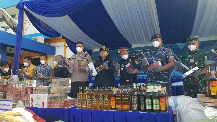 Puluhan Ribu Batang Rokok hingga Miras Bernilai Ratusan Juta Dimusnahkan Bea Cukai Tarakan