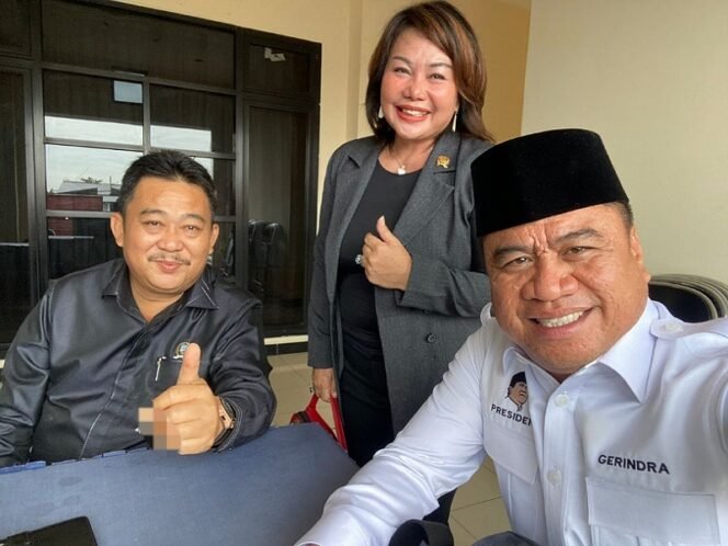 
					Ketua Pansus LKPj DPRD Kaltara Jufri Budiman (baju putih). Foto : Ist 