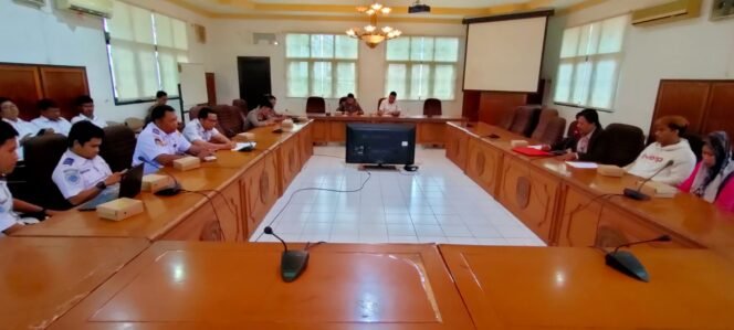 
					Kanit Tipidter Polres Tarakan IPDA. Muhammad Farhan saat menghadiri rdp terkait kasus ikan layang. Foto : Ist 