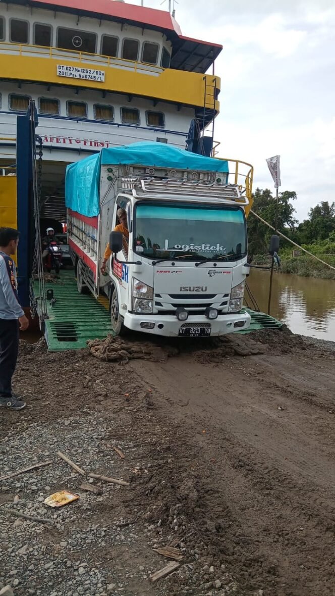 
					Kapal Feri Jadi Pilihan Warga Tana Tidung