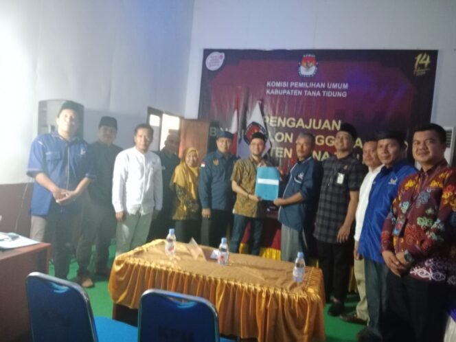 
					DPD Partai Nasdem Kabupaten Tana Tidung mendaftarkan Bacaleg ke KPU Tana Tidung, Jumat (12/5)