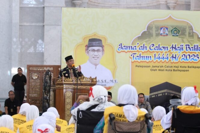 
					Sebanyak 531 orang calon Jamaah Haji asal Balikpapan di Lepas Walikota Rahmad Masud, Kamis (22/5)sore.