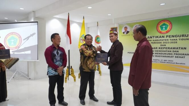 
					Wabup Hendrik Harap PPNI Tana Tidung Terus Bersinergi Dengan Pemda Atasi Persoalan Kesehatan