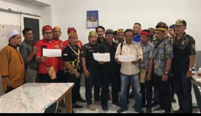 
					Ormas Kedaerahan Kalimantan deklarasikan Pemilu Damai. Foto : Ist 