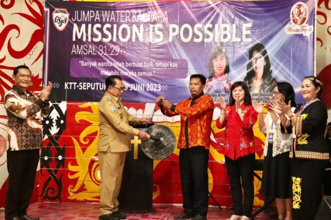 
					Wabup Hendrik Harap Perempuan Kristen Ikut Andil Dalam Pembangunan