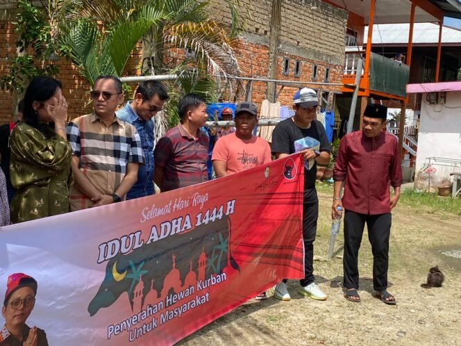 
					Deddy Sitorus Bagikan 3 Ekor Sapi di Nunukan