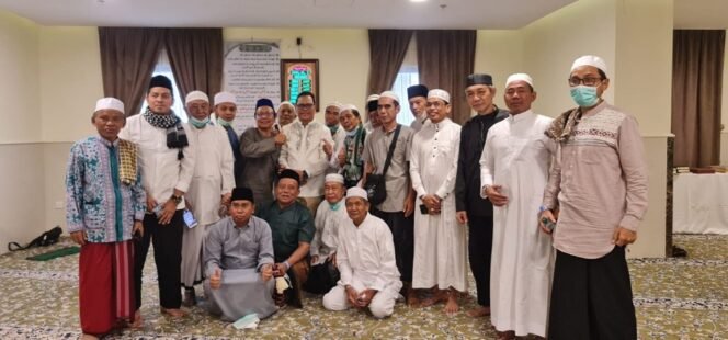 
					Ketua Komite 3 DPD RI Hasan Basri sambangi jemaah haji Kaltara. Foto : Ist 