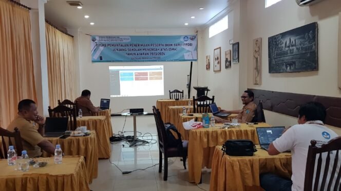 
					Posko PPDB Tingkat SMA, SMK dan SLB Disdikbud Provinsi Kaltara. Foto : Fokusborneo.com 