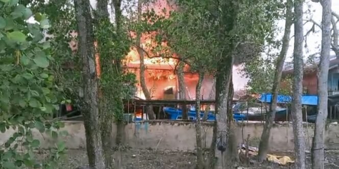
					Kebakaran di Pemukiman RT 21 Perikanan TarakanÂ 
