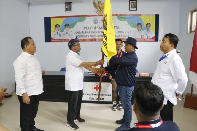 
					PELEPASAN : Kepala Dinas Kesehatan Kaltara, H. Usman, SKM., M.Kes melepas kontingen Kaltara yang akan mengikuti pelaksanaan JUMBARA PMR Tingkat Nasional ke 9 Tahun 2023.Foto : Dkisp Kaltara 

