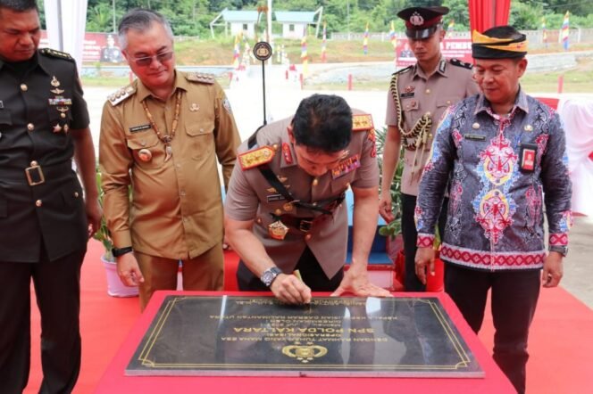 
					Kapolda Kaltara, Irjen Pol Daniel Adityajaya meresmikan SPN Polda Kaltara, Selasa (25/7)