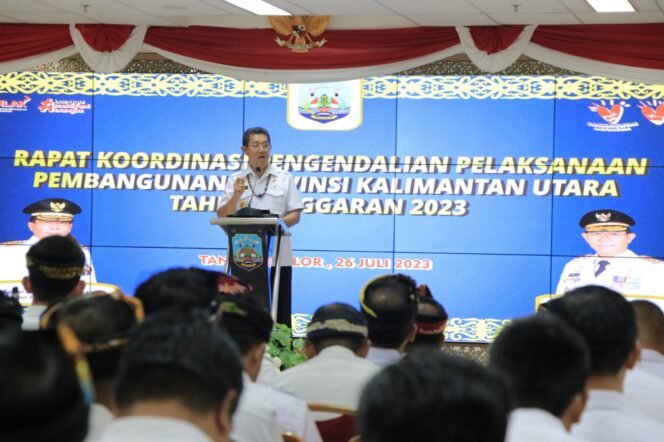 
					JADI PERHATIAN : Wagub Kaltara, Dr Yansen TP, M.Si membuka Rakor Pengendalian Pembangunan Provinsi Kaltara, Rabu (26/7).Foto : Dkisp Kaltara 

