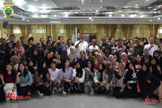 
					Bupati Berikan Motivasi Mahasiswa Vokasi Bahasa Mandarin