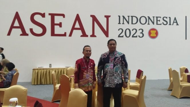 
					SEMINAR OJK : Karo Perekonomian Setprov Kaltara, Rohadi, SE., M.AP menghadiri Seminar OJK yang menjadi salah satu rangkaian ASEAN Chairmanship 2023 di Jakarta.  


