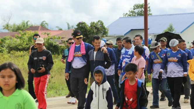 
					DORONG PEREKONOMIAN : Wagub Kaltara, Dr Yansen TP, M.Si menghadiri Festival Olahraga Tradisional di Krayan, Kabupaten Nunukan belum lama ini.Foto :Dkisp Kaltara 

