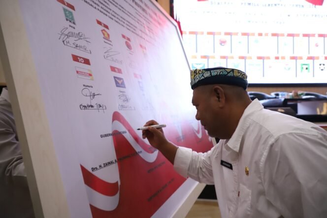 
					KOMITMEN BERSAMA : Pemerintah Provinsi (Pemprov) Kalimantan Utara (Kaltara), hadir dalam acara Deklarasi Pemilu Aman, Damai, dan Kondusif Tahun 2024 di Mapolda Kaltara, Rabu (30/8). Foto : Dkisp Kaltara 


