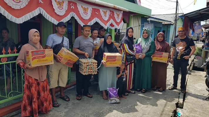 Ringankan Beban Korban Kebakaran Belakang BRI, Jamaliah Bantu Paket Sembako