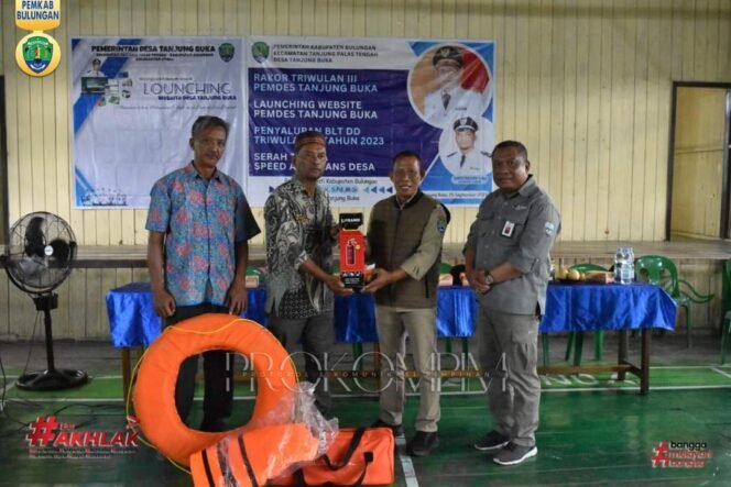 
					Bupati Syarwani Serahkan BLT-DD dan Speedboat Ambulans di Desa Tanjung Buka