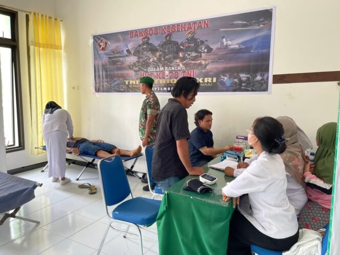 
					Dalam rangka HUT TNI ke 78, Kodim 0914/TNT melaksanakan baksos kesehatan, Minggu (24/9).