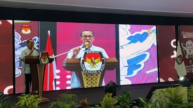 
					Anggota KPU Provinsi Kaltara Teguh Dwi Subagyo 