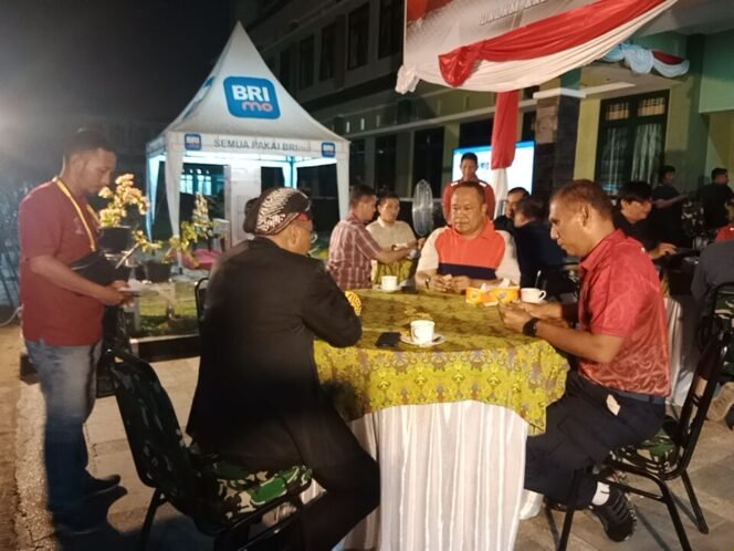 
					Dalam rangka menyambut HUT TNI ke 78 Korem 092/Maharajalila menggelar lomba domino, Sabtu (29/9)