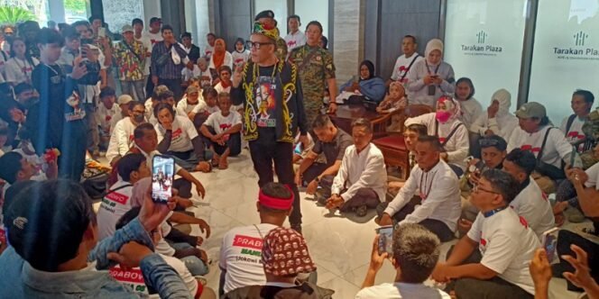 
					Ketum Prabowo Mania 08 Immanuel Ebenezer Berdialog dengan Relawan di Kaltara. Foto: fokusborneo.com 