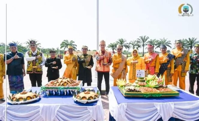 
					Ketua dan Anggota DPRD Provinsi Kaltara hadiri peringatan Hari Jadi Kota Tanjung Selor dan Kabupaten Bulungan. Foto : Humas Setwan