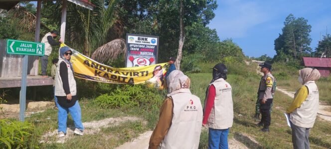 
					Badan Pengawas Pemilihan Umum Kabupaten Tana Tidung bersama Satpol-PP yang didampingi oleh pihak Kepolisian dan TNI Kabupaten Tana Tidung melaksanakan Penertiban Alat Peraga Sosialisasi (APS), Senin (9/10/2023).

