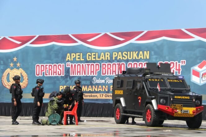
					 Kepolisian Daerah Kalimantan Utara menggelar simulasi Sistem pengamanan kota (Sispamkota) sebagai wujud kesiapan pengamanan Pemilu 2024 dengan melibatkan seluruh kekuatan personel Polri dan unsur lainnya baik TNI maupun pemerintah daerah yang dilaksanakan di Taman Berkampung Kota Tarakan, Selasa (17-10-2023).
Â 
