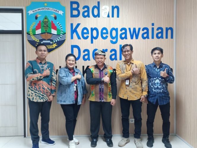 
					Badan Kepegawaian Daerah (BKD) Provinsi Kalimantan Utara menerima kunjungan Pusat Pembinaan, Pendidikan dan Pelatihan Perencana (Pusbindiklatren) Kementerian Perencanaan Pembangunan Nasional/Badan Perencanaan Pembangunan Nasional (PPN-Bappenas), Kamis (19/10).


