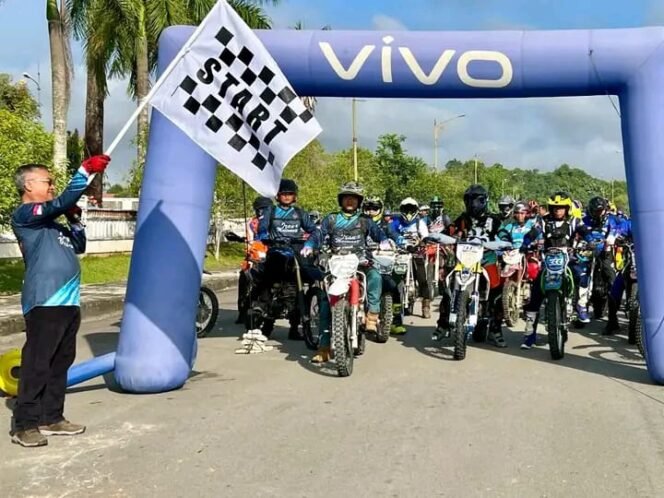 
					Memeriahkan HUT Kabupaten Malinau ke-24 dan IRAU ke-10, Bupati Tana Tidung Ibrahim Ali bersama Komunitas Trail Tana Tidung (KT3) mengikuti kegiatan Jelajah Alam Intimung 2 (Jantung 2) Trail Adventure yang dilaksanakan di Kabupaten Malinau, Sabtu (21/10/2023).

