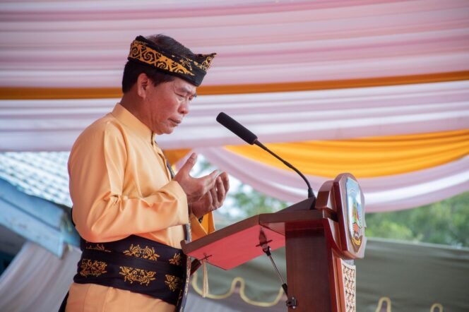 
					Gubernur Dr. H. Zainal A. Paliwang, S.H, M.Hum.,