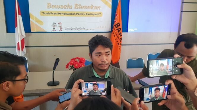 
					Anggota Bawaslu Tarakan, A. Muhammad Saifullah selaku Koordinator Divisi Hukum, Pencegahan, Partisipasi Masyarakat dan Hubungan Masyarakat 