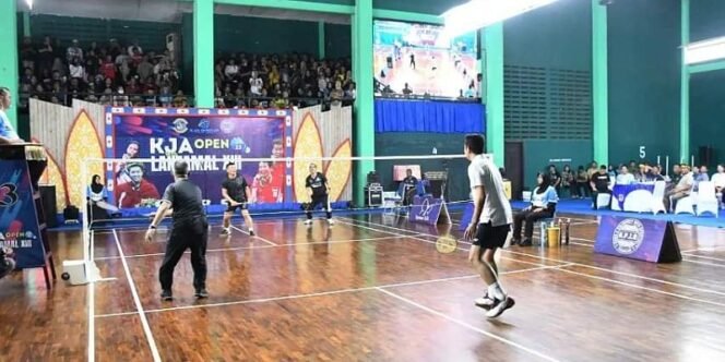 
					Lahan Exhibition Taufik Hidayat/Khairul (Walikota Tarakan) VS Harioyono (KJA)/Deddy Yevri Sitorus (Anggota DPR RI). Foto: Dispen Lantamal XIII 