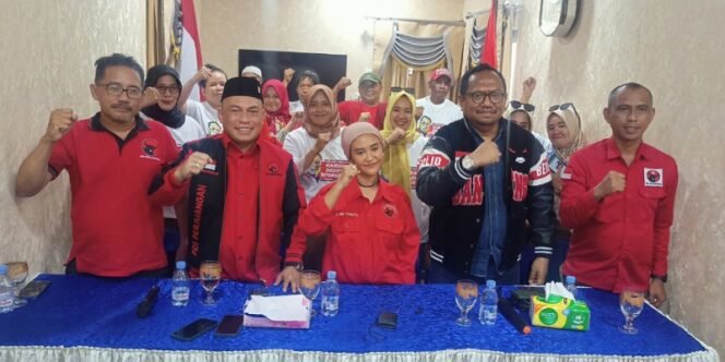 
					Press Release H Najamuddin dan dr Ari Yusnita Hijrah ke PDIP. Foto: fokusborneo.com