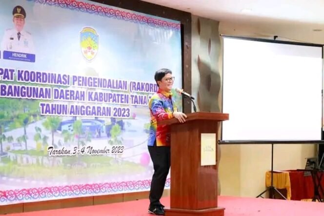 
					BUKA : Bupati Ibrahim Ali saat membuka rapat koordinasi pengendalian pembangunan (rakordal) Kabupaten Tana Tidung tahun 2023 di Hotel Royal Crown Tarakan.